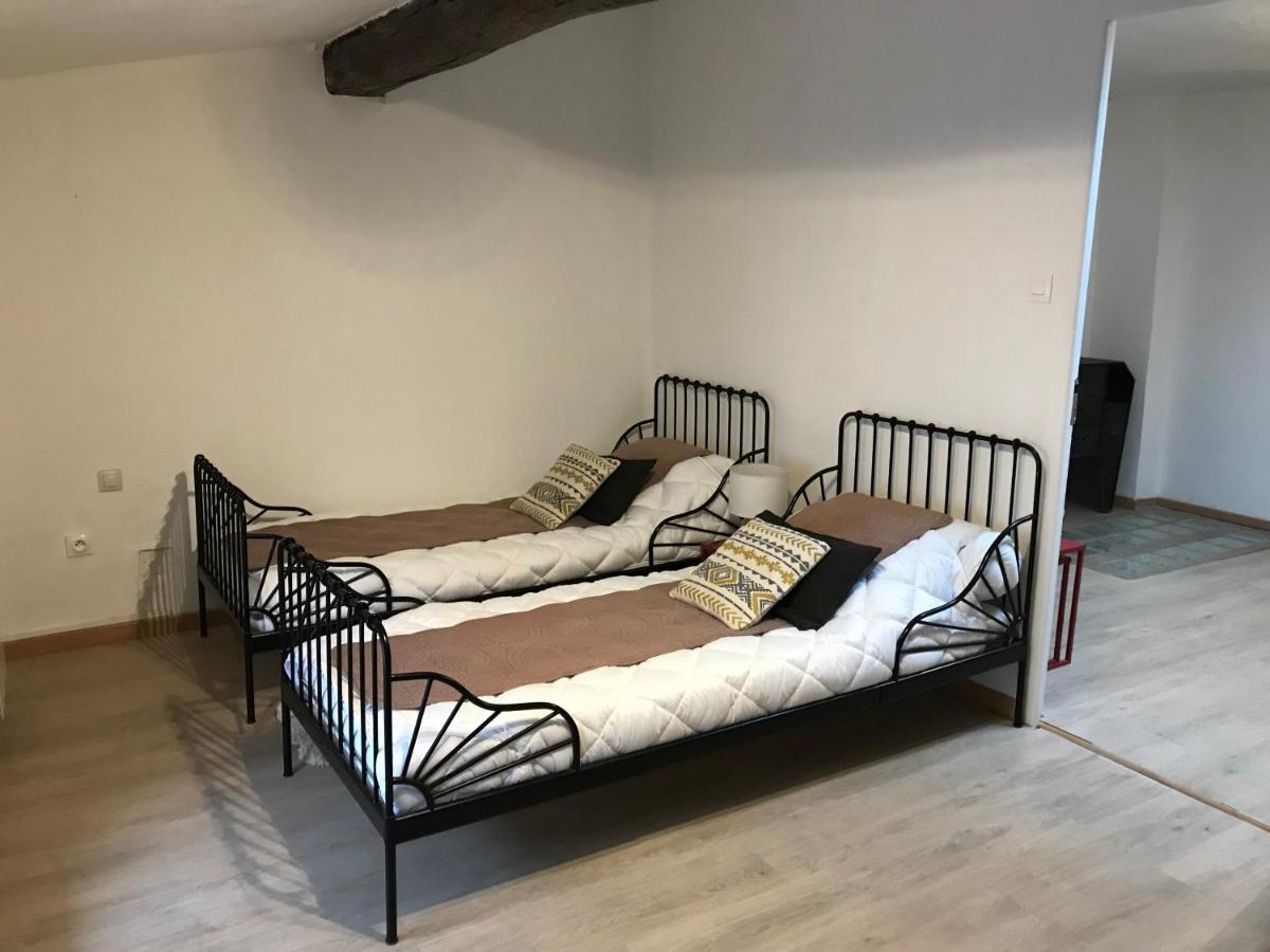 Villa Le Grenier De Manee Villemoustaussou Esterno foto