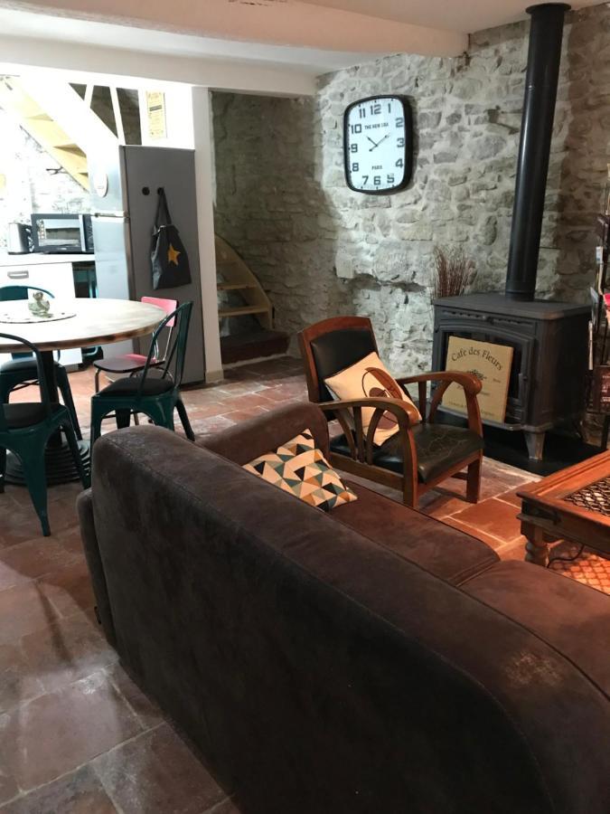 Villa Le Grenier De Manee Villemoustaussou Esterno foto