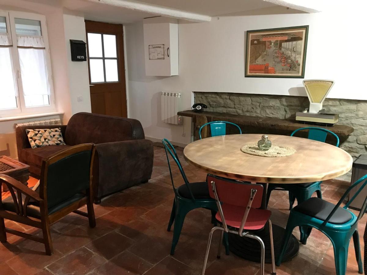 Villa Le Grenier De Manee Villemoustaussou Esterno foto